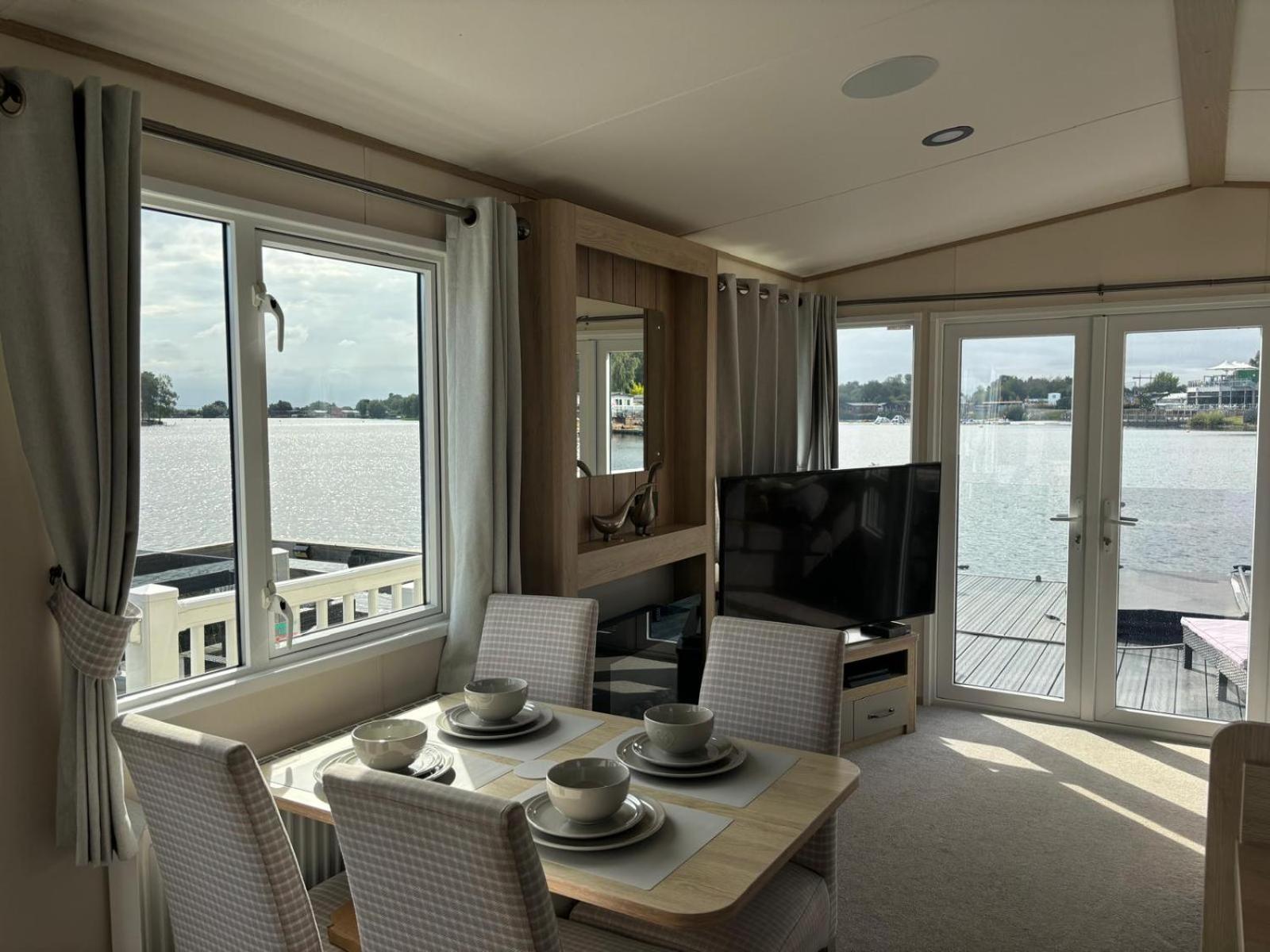 Lakeside Holiday Home With Hot Tub 塔特舍尔 外观 照片